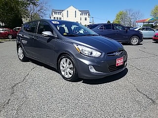 2013 Hyundai Accent SE KMHCU5AE3DU101049 2013 Hyundai Accent SE