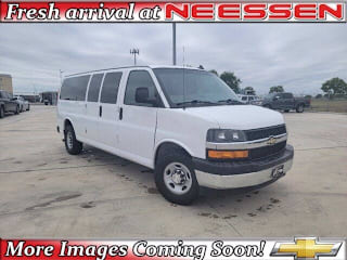 2017 Chevrolet Express Passenger LT 3500 1GAZGPFF2H1174643 2017 Chevrolet Express Passenger LT 3500