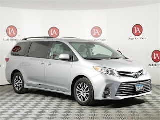 2019 Toyota Sienna XLE 8-Passenger 5TDYZ3DC7KS992118 2019 Toyota Sienna XLE 8-Passenger