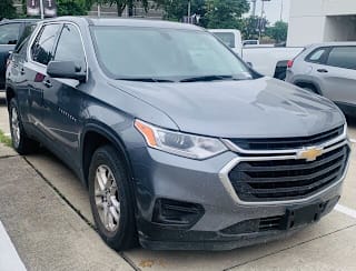 2019 Chevrolet Traverse LS 1GNERFKWXKJ111479 2019 Chevrolet Traverse LS