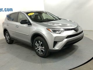 2018 Toyota RAV4 JTMBFREV6JJ205656 2018 Toyota RAV4