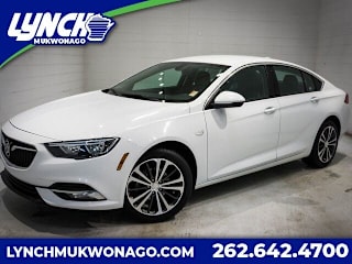 2019 Buick Regal Sportback Preferred II W04GM6SX5K1068303 2019 Buick Regal Sportback Preferred II
