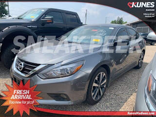 2017 Nissan Altima 2.5 SR 1N4AL3AP1HC499044 2017 Nissan Altima 2.5 SR