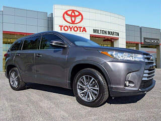 2018 Toyota Highlander XLE 5TDKZRFH9JS265921 2018 Toyota Highlander XLE