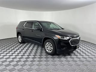 2018 Chevrolet Traverse LS 1GNERFKW6JJ108755 2018 Chevrolet Traverse LS