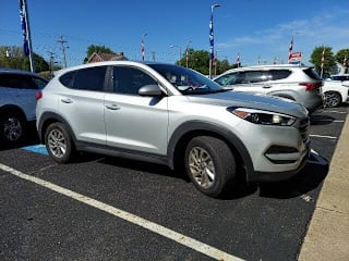 2018 Hyundai Tucson SE KM8J23A48JU646412 2018 Hyundai Tucson SE