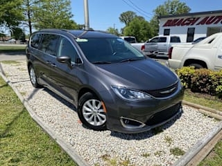 2017 Chrysler Pacifica Touring Plus 2C4RC1BG0HR527469 2017 Chrysler Pacifica Touring Plus