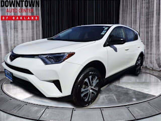 2017 Toyota RAV4 LE JTMZFREV0HJ145494 2017 Toyota RAV4 LE