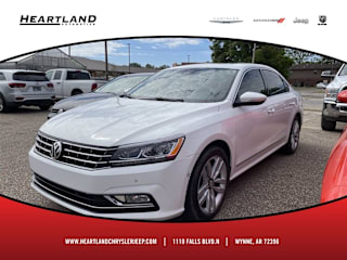 2017 Volkswagen Passat 1.8T SEL Premium 1VWCT7A36HC063178 2017 Volkswagen Passat 1.8T SEL Premium