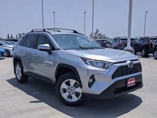 2019 Toyota RAV4 XLE JTMW1RFV0KD502310 2019 Toyota RAV4 XLE