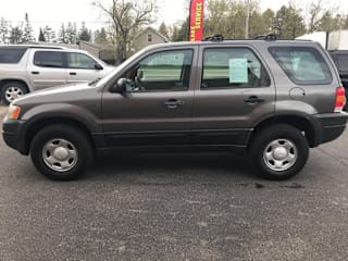 2004 Ford Escape XLS 1FMYU92134KB20589 2004 Ford Escape XLS