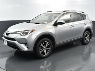 2018 Toyota RAV4 XLE JTMRFREV8JJ198708 2018 Toyota RAV4 XLE