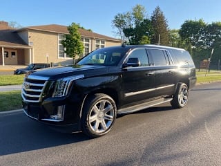 2017 Cadillac Escalade ESV Luxury 1GYS4HKJ1HR383059 2017 Cadillac Escalade ESV Luxury