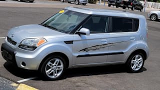 2010 Kia Soul + KNDJT2A27A7055772 2010 Kia Soul +
