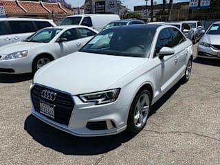 2018 Audi A3 2.0T Premium WAUAUGFF6J1041996 2018 Audi A3 2.0T Premium
