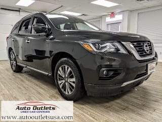 2017 Nissan Pathfinder SL 5N1DR2MM9HC670913 2017 Nissan Pathfinder SL