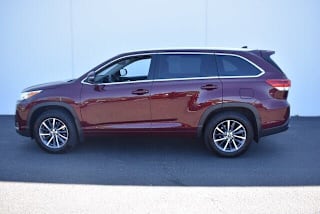 2018 Toyota Highlander XLE 5TDJZRFH3JS869167 2018 Toyota Highlander XLE