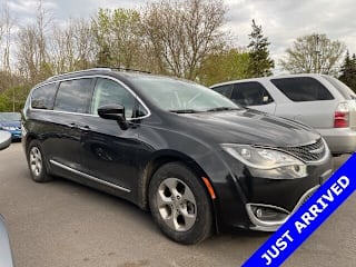 2017 Chrysler Pacifica Touring-L Plus 2C4RC1EG8HR660217 2017 Chrysler Pacifica Touring-L Plus