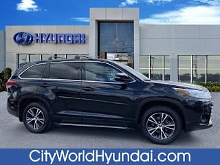 2019 Toyota Highlander LE 5TDBZRFH8KS933502 2019 Toyota Highlander LE