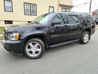 2011 Chevrolet Suburban LT 1500 1GNSKJE31BR351758 2011 Chevrolet Suburban LT 1500