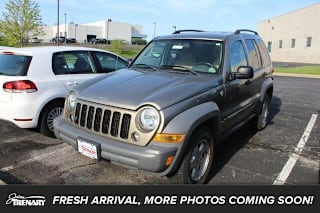 2005 Jeep Liberty Sport 1J4GL48K85W702116 2005 Jeep Liberty Sport