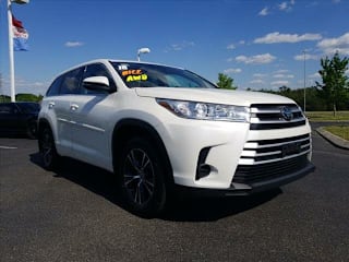 2018 Toyota Highlander LE 5TDBZRFH5JS805233 2018 Toyota Highlander LE