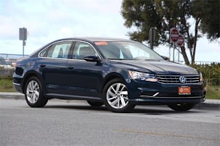 2018 Volkswagen Passat 1VWBA7A3XJC005744 2018 Volkswagen Passat