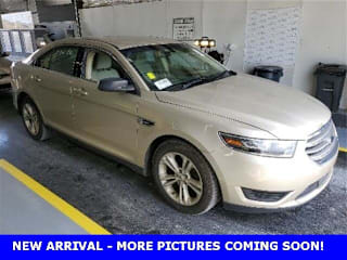 2017 Ford Taurus SE 1FAHP2D83HG139977 2017 Ford Taurus SE