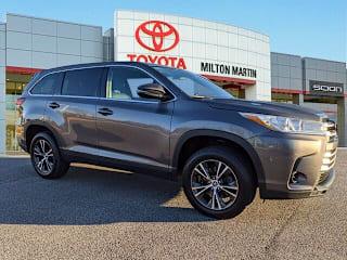 2019 Toyota Highlander LE 5TDZZRFH3KS313204 2019 Toyota Highlander LE