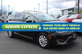 2018 Chrysler Pacifica Touring L 2C4RC1BG2JR186016 2018 Chrysler Pacifica Touring L