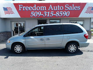 2005 Chrysler Town and Country 2C4GP54L05R468304 2005 Chrysler Town and Country