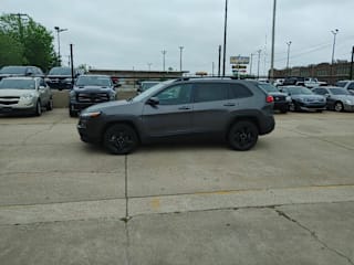 2018 Jeep Cherokee Latitude 1C4PJLCB8JD503733 2018 Jeep Cherokee Latitude