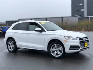 2018 Audi Q5 2.0T quattro Premium WA1ANAFY4J2009647 2018 Audi Q5 2.0T quattro Premium