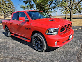 2018 Ram Pickup 1500 1C6RR7MT9JS252319 2018 Ram Pickup 1500