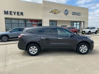2017 Chevrolet Traverse LS 1GNKRFKD3HJ248404 2017 Chevrolet Traverse LS