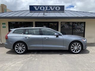 2021 Volvo V60 T5 Momentum YV1102EK2M1426650 2021 Volvo V60 T5 Momentum