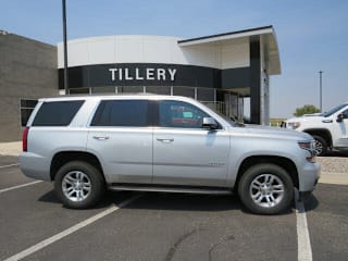 2019 Chevrolet Tahoe LT 1GNSKBKC2KR385637 2019 Chevrolet Tahoe LT