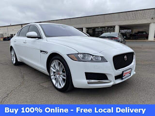 2016 Jaguar XF 35t Prestige SAJBK4BV9GCY19523 2016 Jaguar XF 35t Prestige