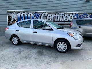 2017 Nissan Versa 1.6 S 3N1CN7AP9HL847376 2017 Nissan Versa 1.6 S