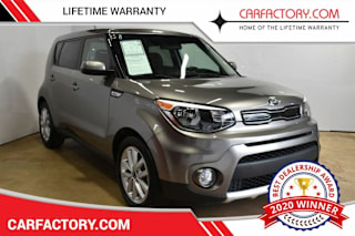 2018 Kia Soul + KNDJP3A57J7610711 2018 Kia Soul +