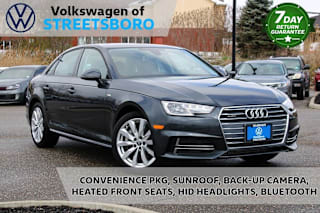 2018 Audi A4 2.0T quattro Premium WAUDNAF48JA168450 2018 Audi A4 2.0T quattro Premium