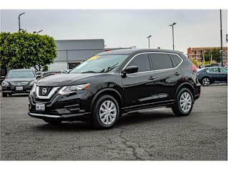 2019 Nissan Rogue S JN8AT2MT2KW266362 2019 Nissan Rogue S