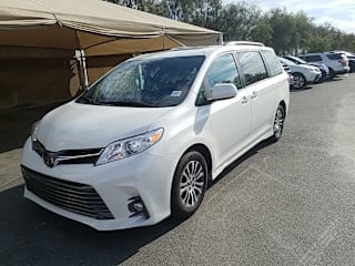 2019 Toyota Sienna XLE 8-Passenger 5TDYZ3DC0KS987228 2019 Toyota Sienna XLE 8-Passenger