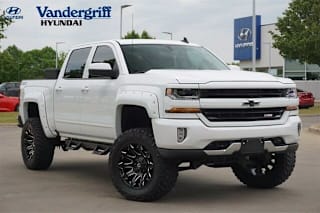 2018 Chevrolet Silverado 1500 LT 3GCUKREC4JG617787 2018 Chevrolet Silverado 1500 LT