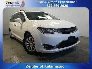 2018 Chrysler Pacifica Touring L Plus 2C4RC1EG2JR111697 2018 Chrysler Pacifica Touring L Plus