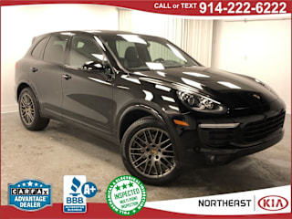 2017 Porsche Cayenne Platinum Edition WP1AA2A20HKA84560 2017 Porsche Cayenne Platinum Edition