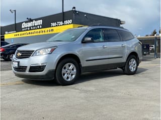 2017 Chevrolet Traverse LS 1GNKRFKD9HJ251436 2017 Chevrolet Traverse LS