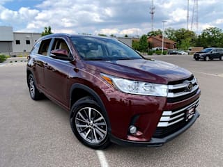 2018 Toyota Highlander XLE 5TDJZRFH2JS841327 2018 Toyota Highlander XLE