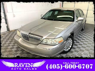 2003 Lincoln Town Car 1LNHM81W63Y667147 2003 Lincoln Town Car