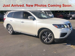 2018 Nissan Pathfinder S 5N1DR2MN0JC611814 2018 Nissan Pathfinder S